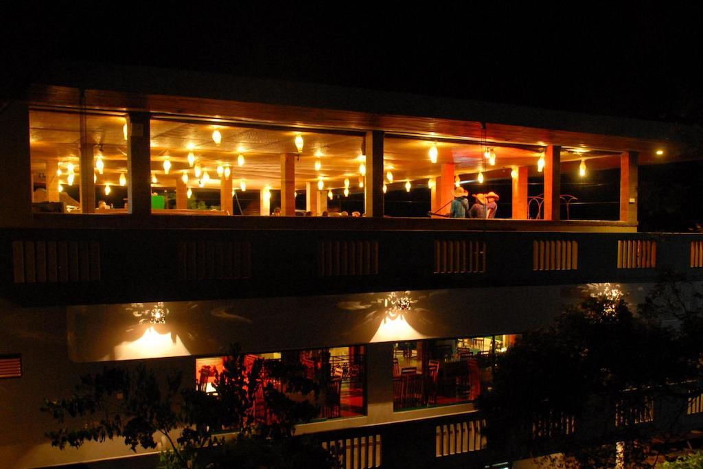 המבנטוטה Peacock Beach Hotel מראה חיצוני תמונה