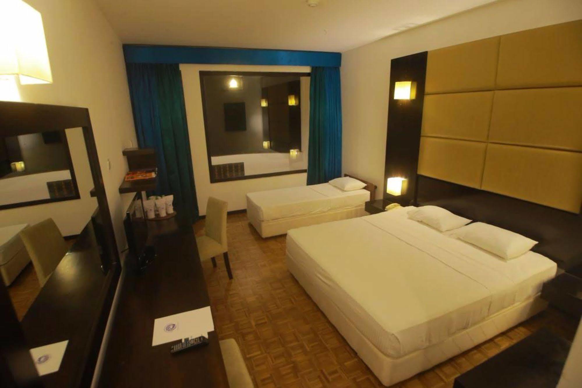 המבנטוטה Peacock Beach Hotel מראה חיצוני תמונה